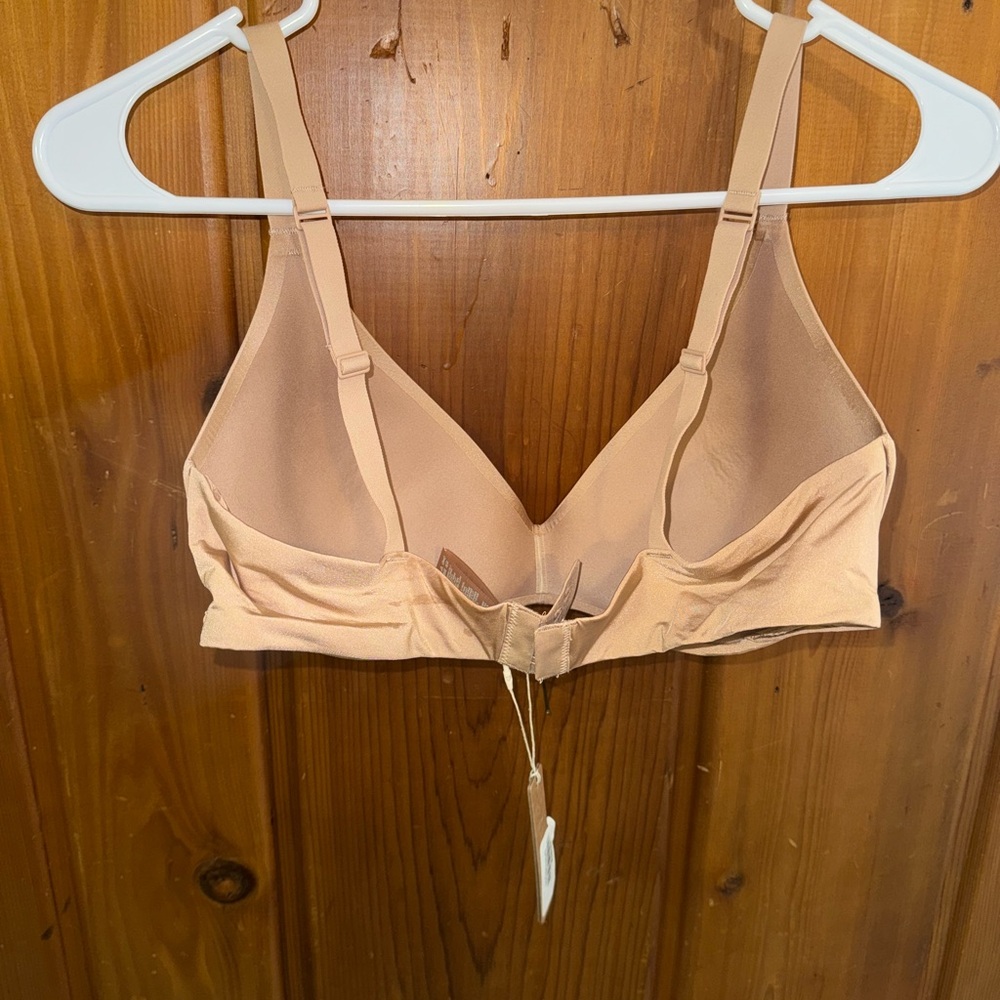 SKIMS Nude Bra - Picture 3 of 4
